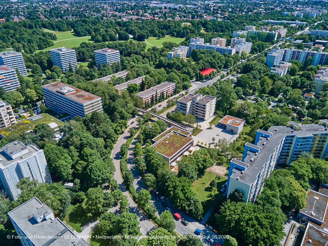 06.07.2021 - Einkaufs- und Wohnzentrum Quiddestraße in Neuperlach